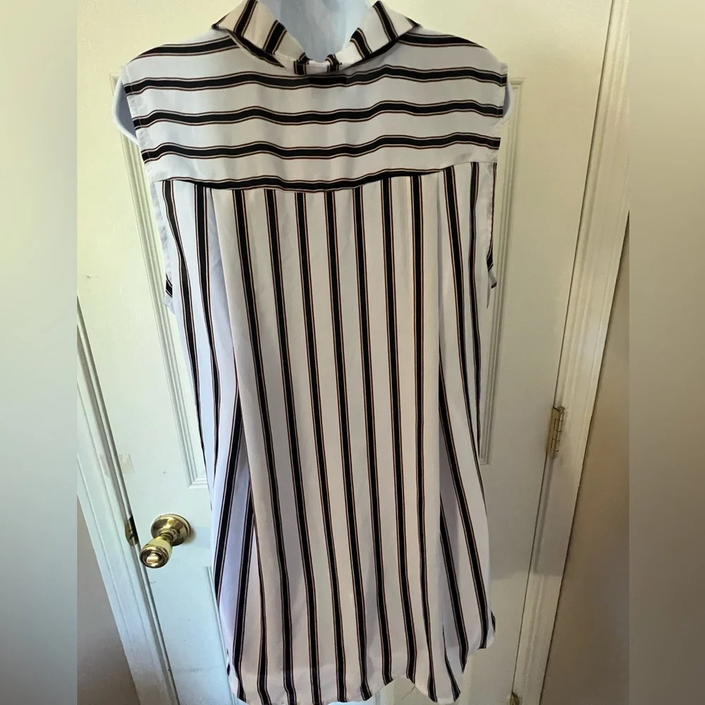Worthington-Sleeveless Button Down Tank Top~Casual White Shirt Stripes. - Picture 3 of 3